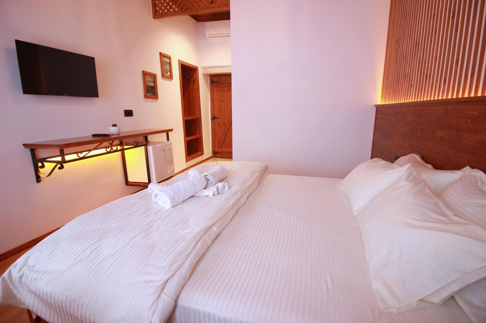 Hotel Grey Stone Gjirokastër Exterior foto