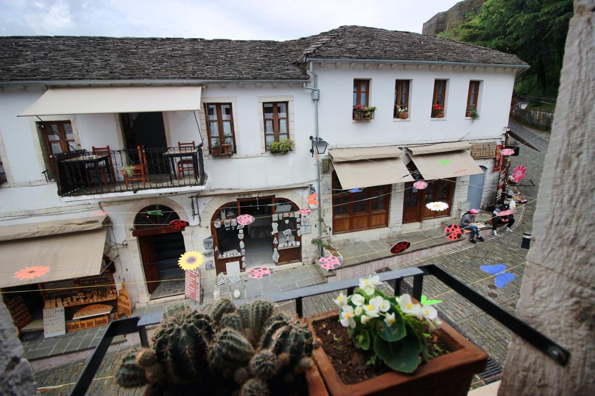 Hotel Grey Stone Gjirokastër Exterior foto